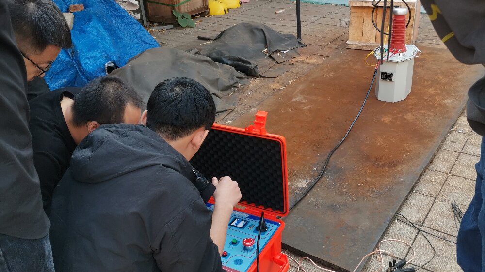 工頻耐壓試驗(yàn)裝置