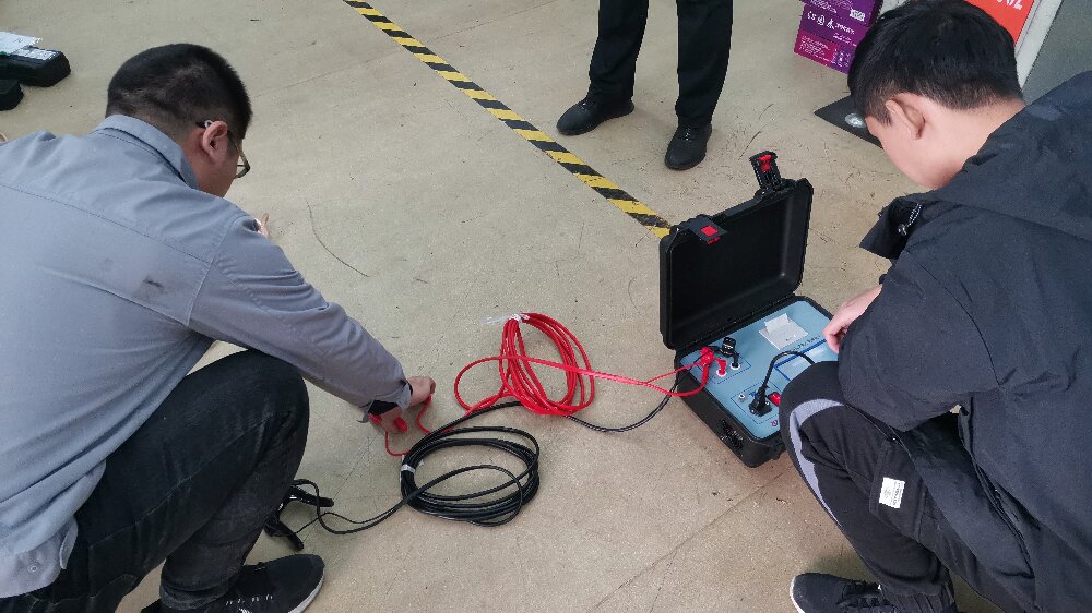 接地線(xiàn)成組電阻測(cè)試儀